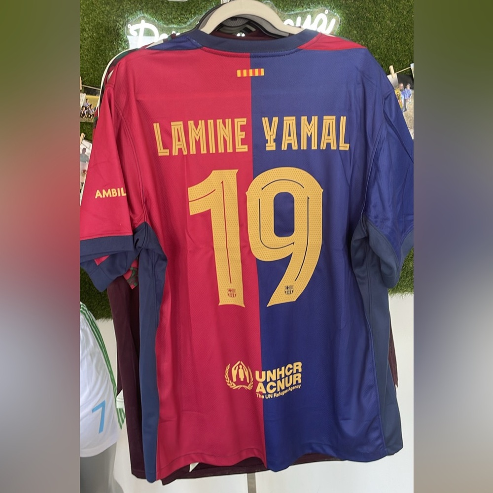 Lamine Yamal FCB jersey